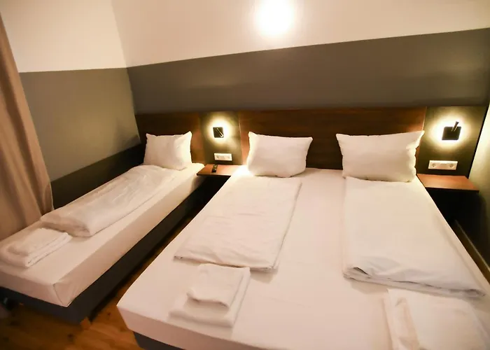Otel Apadana Frankfurt