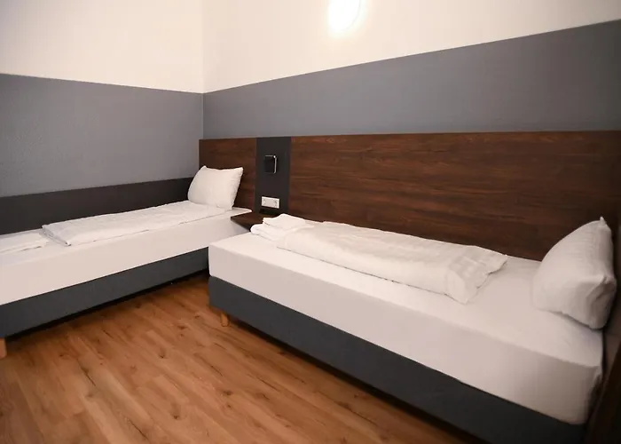 Apadana Frankfurt Otel