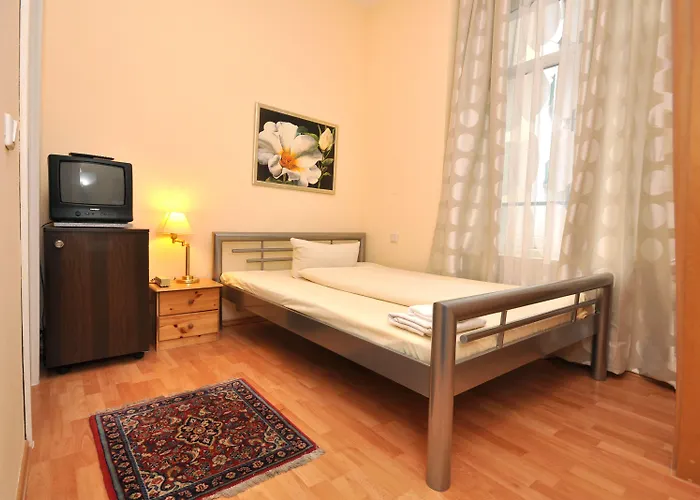Apadana Frankfurt Otel