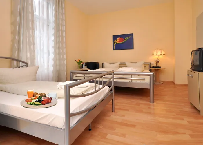 Otel Apadana Frankfurt 2*