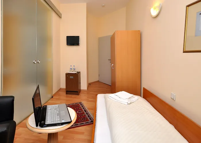 Otel Apadana Frankfurt