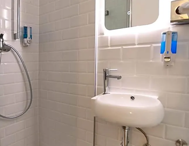 Otel Apadana Frankfurt