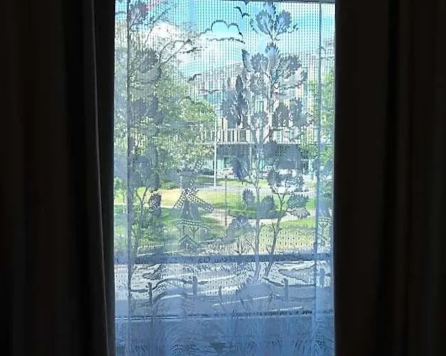 Otel Apadana Frankfurt 2*