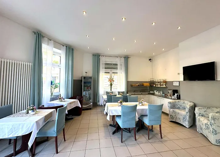Otel Apadana Frankfurt