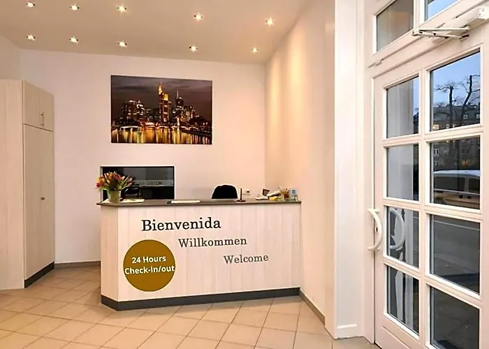 Hotel Apadana Frankfurt 2*