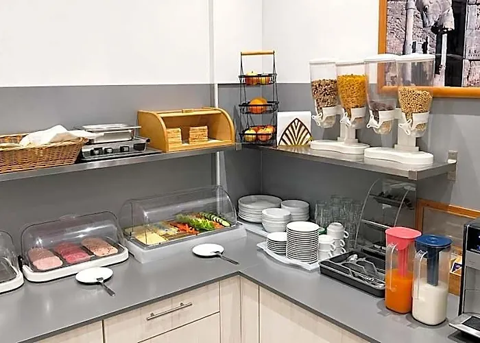 Apadana Frankfurt 2*