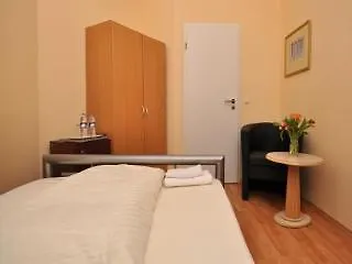 Apadana Frankfurt Otel Frankfurt am Main