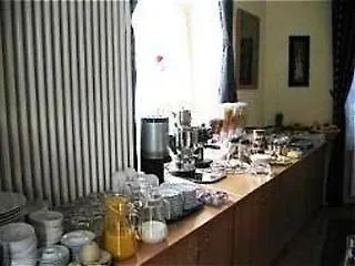 Otel Apadana Frankfurt 2*